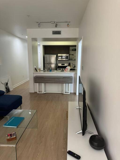 The Carlton - Modern-Lux 2 Master Suites-Secure Bldg & Parking- 5 Blks To Ocean Ave * Los Angeles