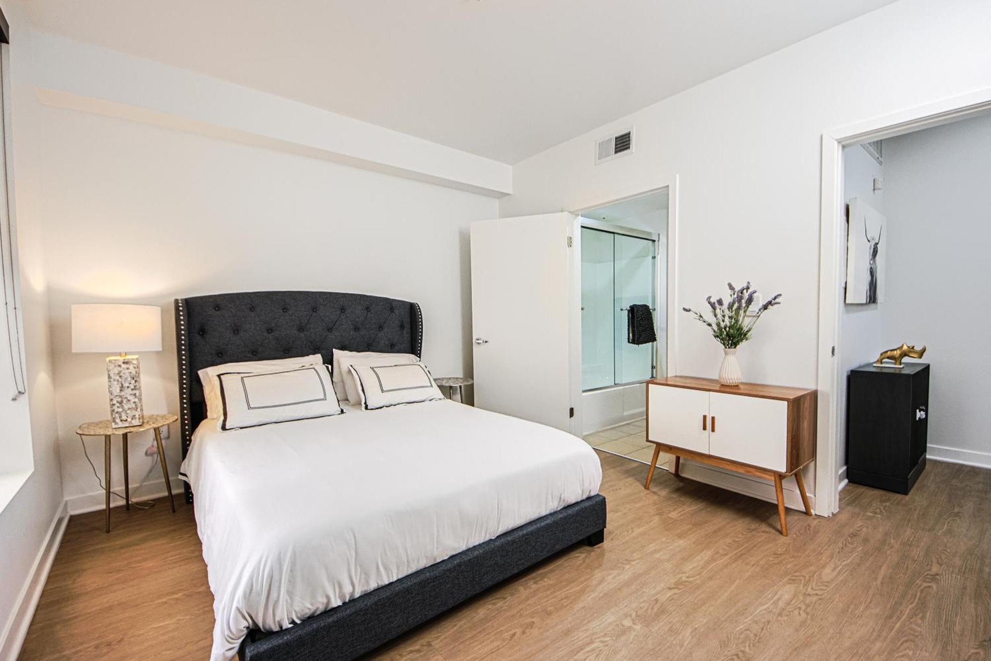 The Carlton - Modern-Lux 2 Master Suites-Secure Bldg & Parking- 5 Blks To Ocean Ave * Los Angeles